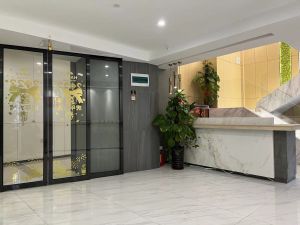 公司大門及前臺(tái)